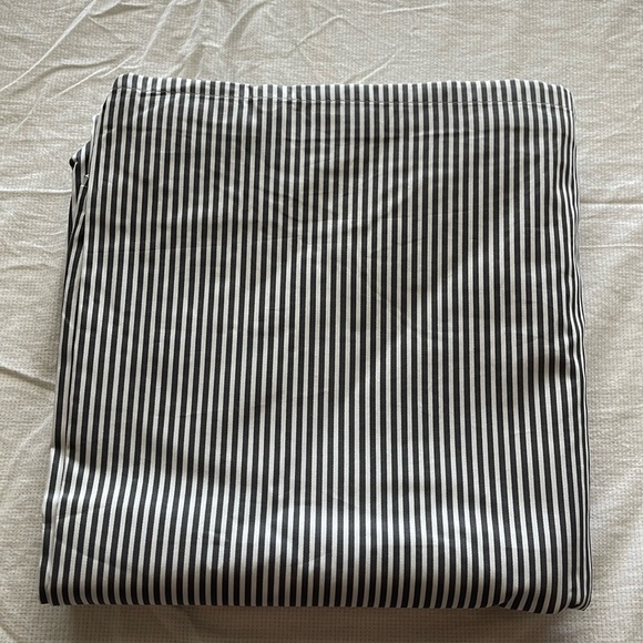 Classic Percale Duvet Cover, Graphite and Steel Oxford Stripe, Full/Queen - Picture 4 of 4